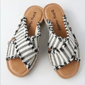 Edina Black Striped Slide Sandals Sz 7